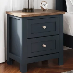 Landocken Nightstand