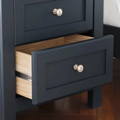 Landocken Nightstand