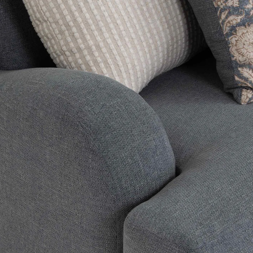 Laurel Loveseat