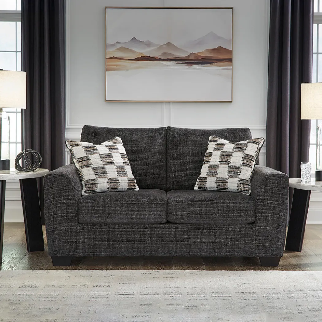 Loreo Loveseat