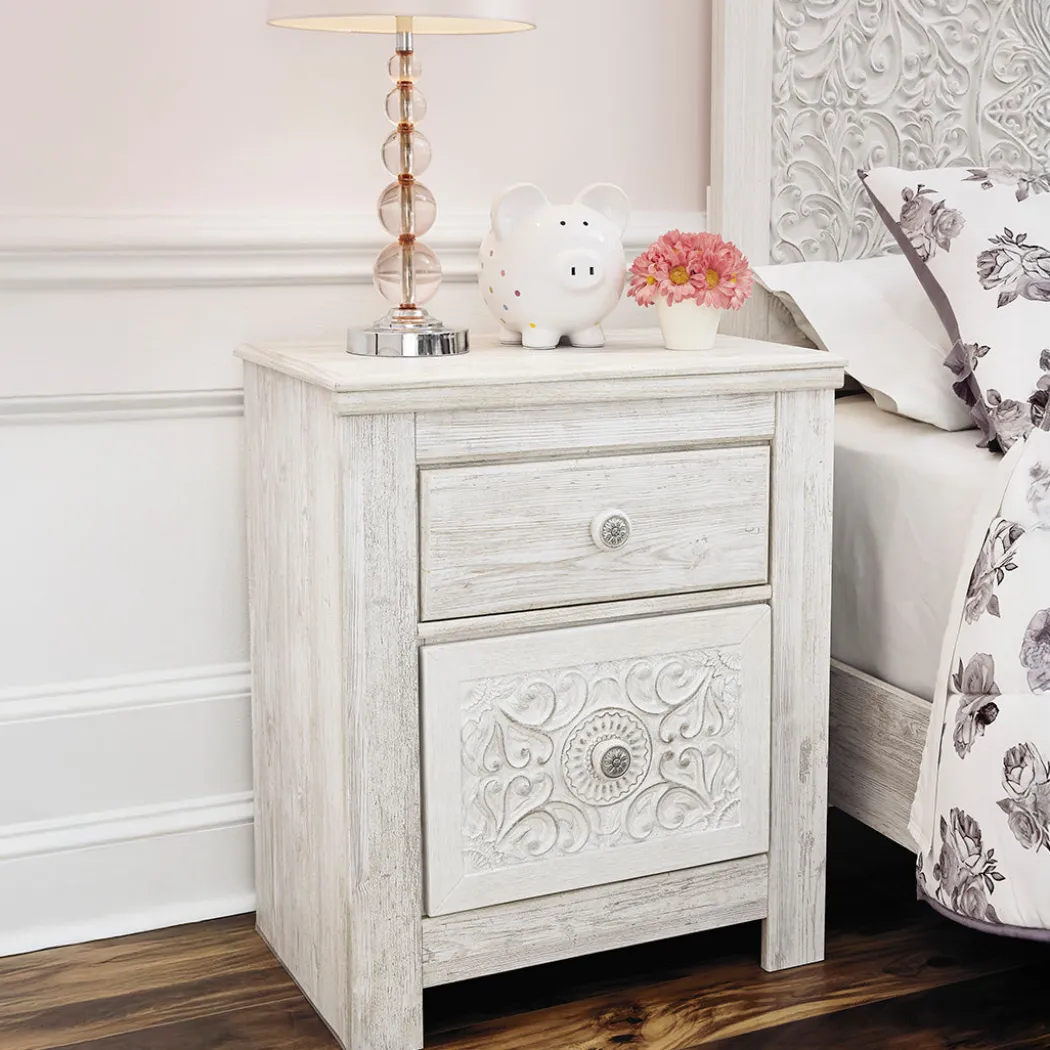 Paxberry Nightstand