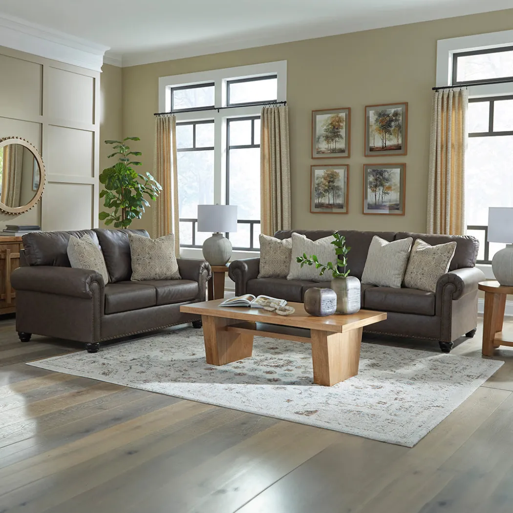 Roxmere Loveseat