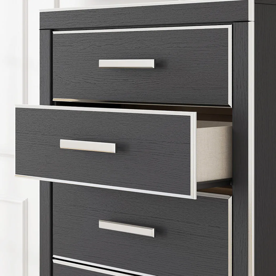 Zuraleus Chest